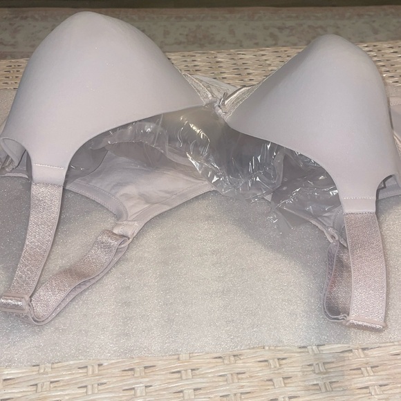 Vanity Fair Womens Underwire Bra Lace Trim Size 42D Beige - Picture 4 of 8